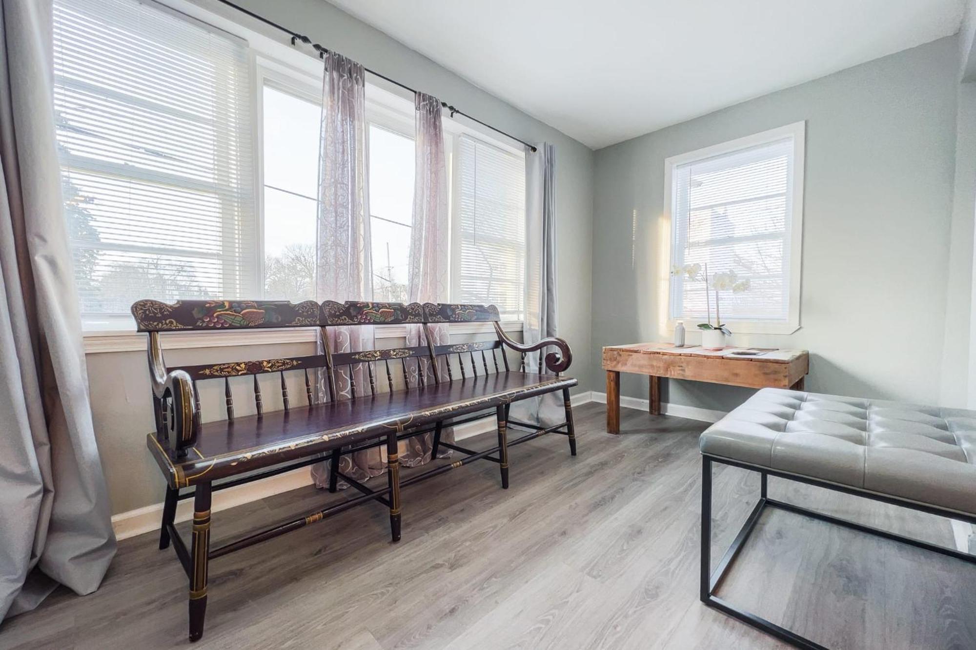 Large 6Br, 6 Bath In The City Of Niagara Falls Exterior photo