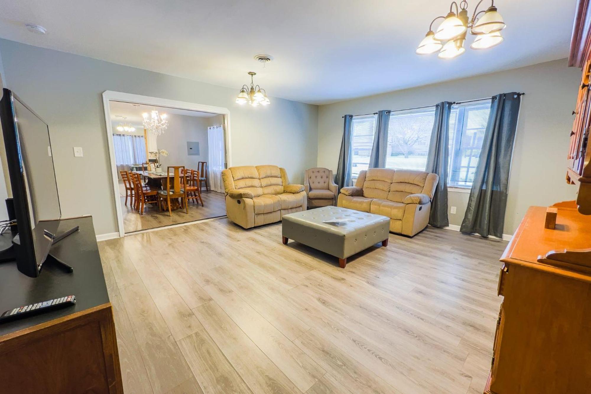 Large 6Br, 6 Bath In The City Of Niagara Falls Exterior photo